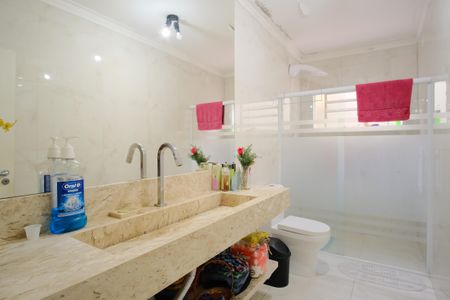 Casa à venda com 200m², 4 quartos e 3 vagasBanheiro 1