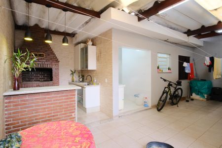 Casa à venda com 200m², 4 quartos e 3 vagasQuintal