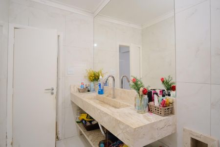 Casa à venda com 200m², 4 quartos e 3 vagasBanheiro 1