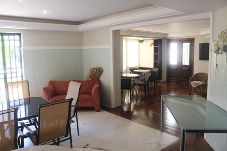 Apartamento para alugar com 400m², 3 quartos e 4 vagasÁrea comum - Salão de festas