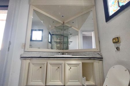 Apartamento para alugar com 400m², 3 quartos e 4 vagas Apartamento para alugar com 400m², 3 quartos e 4 vagasBanheiro da Suíte 2