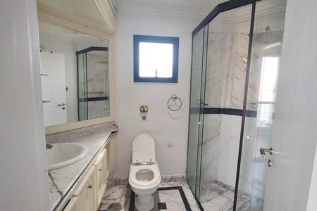 Apartamento para alugar com 400m², 3 quartos e 4 vagas Apartamento para alugar com 400m², 3 quartos e 4 vagasBanheiro da Suíte 2