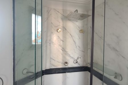 Apartamento para alugar com 400m², 3 quartos e 4 vagas Apartamento para alugar com 400m², 3 quartos e 4 vagasBanheiro da Suíte 2