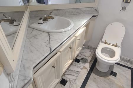 Apartamento para alugar com 400m², 3 quartos e 4 vagas Apartamento para alugar com 400m², 3 quartos e 4 vagasBanheiro da Suíte 2