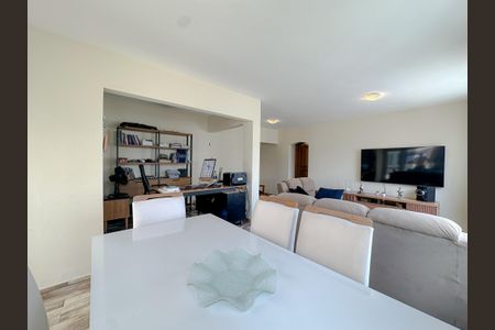 Apartamento à venda com 208m², 2 quartos e 1 vagaSala