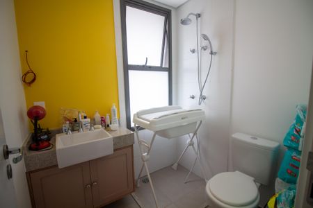 Apartamento à venda com 95m², 3 quartos e 2 vagas Apartamento à venda com 95m², 3 quartos e 2 vagasBanheiro da Suíte 1