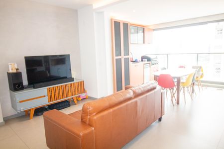 Sala de apartamento à venda com 3 quartos, 95m² em Jardim das Acacias, São Paulo