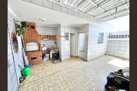 Casa à venda com 150m², 3 quartos e 2 vagas Casa à venda com 150m², 3 quartos e 2 vagasÁrea comum - Churrasqueira