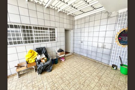 Casa à venda com 150m², 3 quartos e 2 vagas Casa à venda com 150m², 3 quartos e 2 vagasQuintal