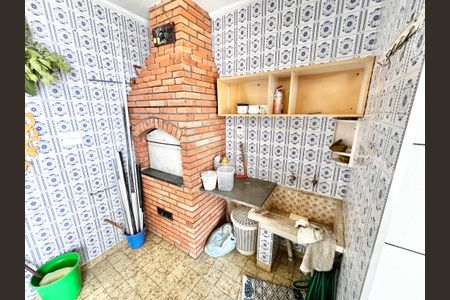 Casa à venda com 150m², 3 quartos e 2 vagas Casa à venda com 150m², 3 quartos e 2 vagasÁrea comum - Churrasqueira