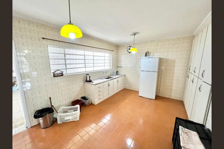 Casa à venda com 150m², 3 quartos e 2 vagas Casa à venda com 150m², 3 quartos e 2 vagasCozinha