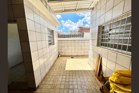 Casa à venda com 150m², 3 quartos e 2 vagas Casa à venda com 150m², 3 quartos e 2 vagasQuintal