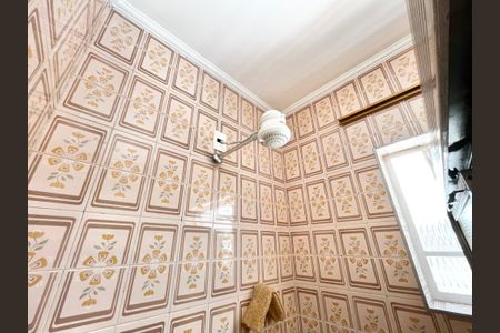 Casa à venda com 150m², 3 quartos e 2 vagas Casa à venda com 150m², 3 quartos e 2 vagasBanheiro