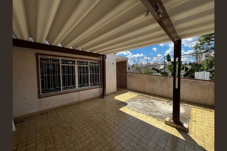 Casa à venda com 150m², 3 quartos e 2 vagas Casa à venda com 150m², 3 quartos e 2 vagasGaragem