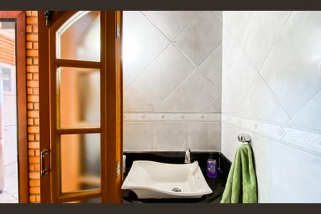 Casa à venda com 5 quartos, 160m² em Vila Nhocuné, São Paulo