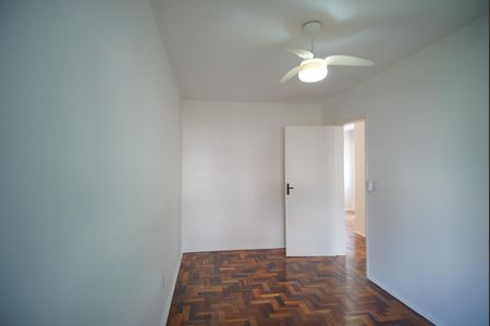 Quarto 1 de apartamento para alugar com 2 quartos, 56m² em Jardim Dona Leopoldina, Porto Alegre