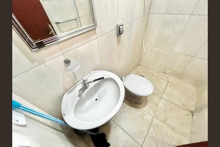 Casa para alugar com 80m², 3 quartos e 2 vagasBanheiro 2