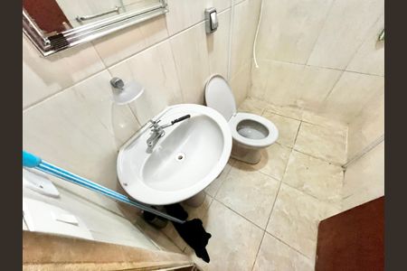 Casa para alugar com 80m², 3 quartos e 2 vagasBanheiro 2