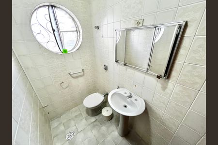 Casa para alugar com 80m², 3 quartos e 2 vagasBanheiro