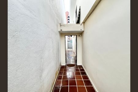 Casa para alugar com 80m², 3 quartos e 2 vagasCorredor