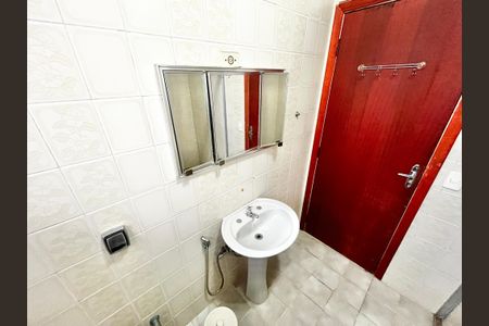 Casa para alugar com 80m², 3 quartos e 2 vagasBanheiro