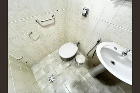 Casa para alugar com 80m², 3 quartos e 2 vagasBanheiro