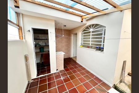 Casa para alugar com 80m², 3 quartos e 2 vagasQuintal