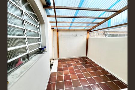 Casa para alugar com 80m², 3 quartos e 2 vagasQuintal