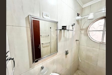 Casa para alugar com 80m², 3 quartos e 2 vagasBanheiro 2