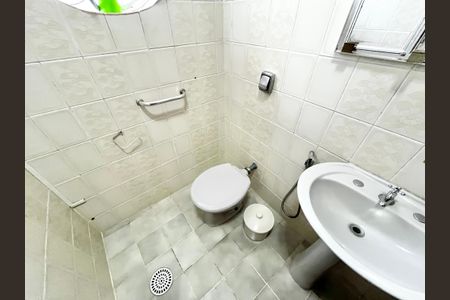 Casa para alugar com 80m², 3 quartos e 2 vagasBanheiro