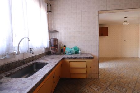 Casa à venda com 285m², 3 quartos e 6 vagasCozinha