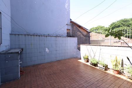Casa à venda com 285m², 3 quartos e 6 vagasQuintal