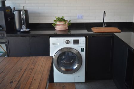 Apartamento à venda com 100m², 2 quartos e 1 vagaArea de Seviço