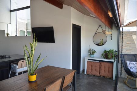 Apartamento à venda com 100m², 2 quartos e 1 vagaÁrea gourmet