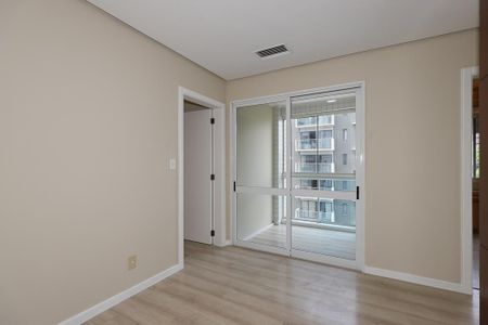 Sala acesso quartos de apartamento para alugar com 3 quartos, 228m² em Rio Branco, Porto Alegre