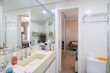 Apartamento à venda com 153m², 3 quartos e 3 vagasBanheiro da Suíte 1