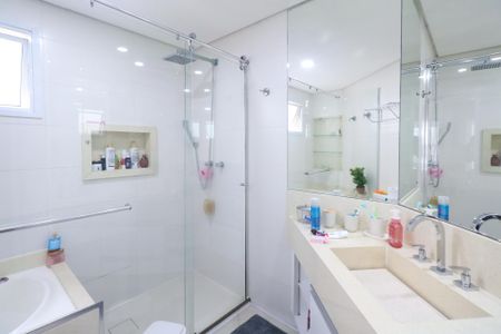 Apartamento à venda com 153m², 3 quartos e 3 vagasBanheiro da Suíte 1