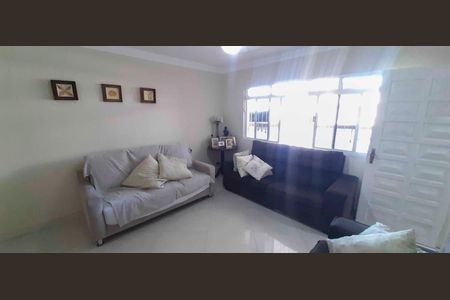 Casa à venda com 3 quartos, 236m² em Km 18, Osasco