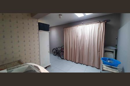 Casa à venda com 236m², 3 quartos e 2 vagasÁrea de Serviço