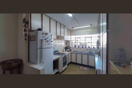 Casa à venda com 236m², 3 quartos e 2 vagasCozinha