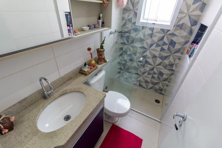 Apartamento à venda com 55m², 2 quartos e 1 vaga Apartamento à venda com 55m², 2 quartos e 1 vagaBanheiro 2