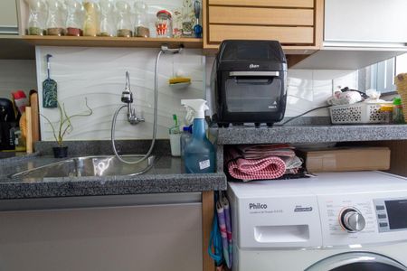 Apartamento à venda com 55m², 2 quartos e 1 vaga Apartamento à venda com 55m², 2 quartos e 1 vagaCozinha e Área de Serviço