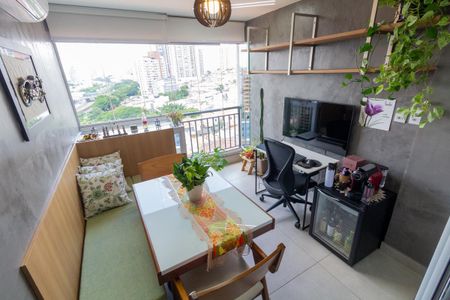 Apartamento à venda com 55m², 2 quartos e 1 vaga Apartamento à venda com 55m², 2 quartos e 1 vagaVaranda