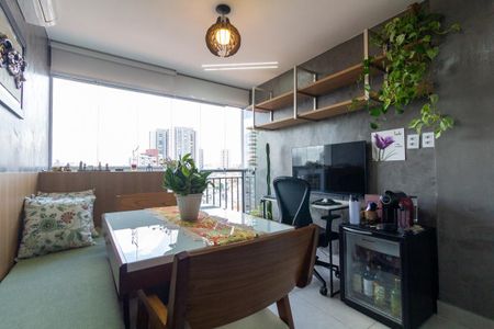 Apartamento à venda com 55m², 2 quartos e 1 vaga Apartamento à venda com 55m², 2 quartos e 1 vagaVaranda