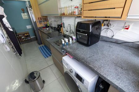 Apartamento à venda com 55m², 2 quartos e 1 vaga Apartamento à venda com 55m², 2 quartos e 1 vagaCozinha e Área de Serviço