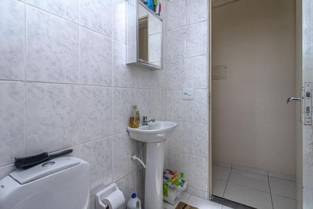 Apartamento à venda com 50m², 2 quartos e 1 vaga Apartamento à venda com 50m², 2 quartos e 1 vagabanheiro social_3