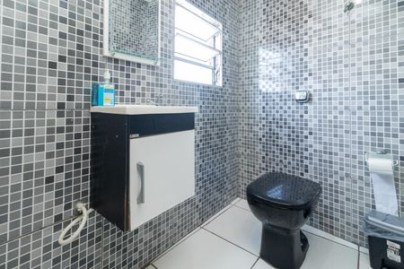 Casa para alugar com 400m², 2 quartos e 1 vaga Casa para alugar com 400m², 2 quartos e 1 vagaBanheiro Suíte 2