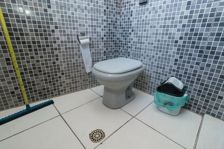 Casa para alugar com 400m², 2 quartos e 1 vaga Casa para alugar com 400m², 2 quartos e 1 vagaBanheiro Suíte 1