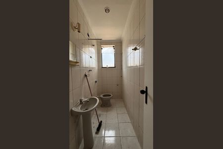 Apartamento para alugar com 55m², 2 quartos e sem vagaBanheiro