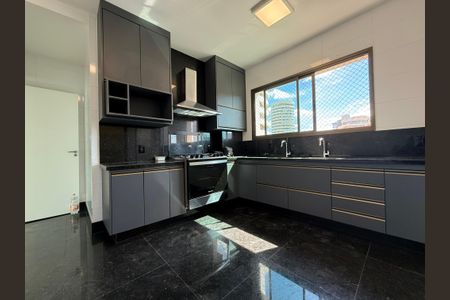 Apartamento para alugar com 180m², 4 quartos e 4 vagasCozinha